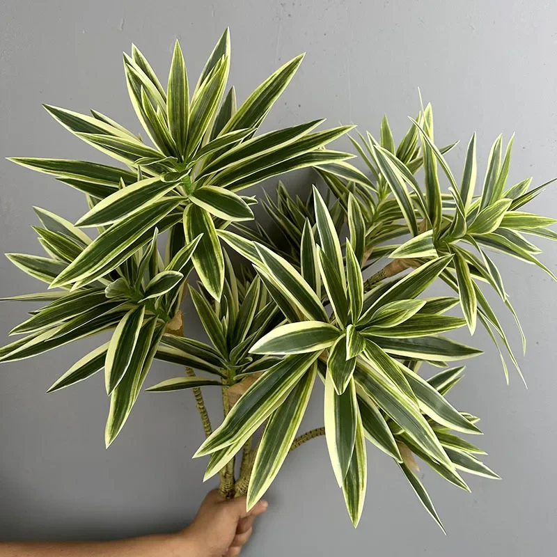 Искусственные зеленые растения – обзор и цена Snake Plant